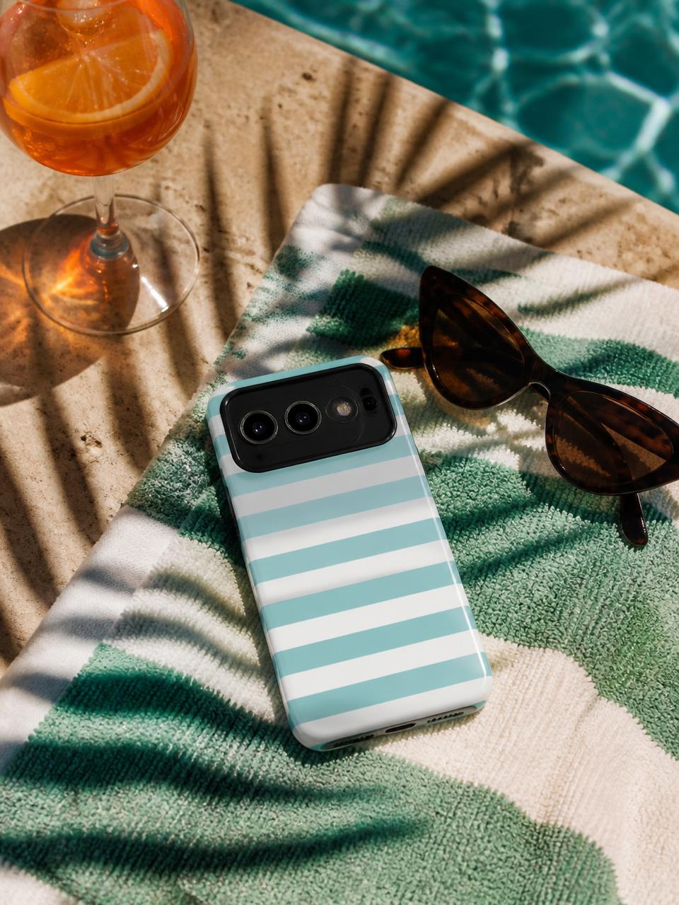 Deramous case styled in everyday life